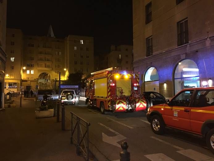 Vidéo - Marseille : un engin artisanal explose dans le parking de l