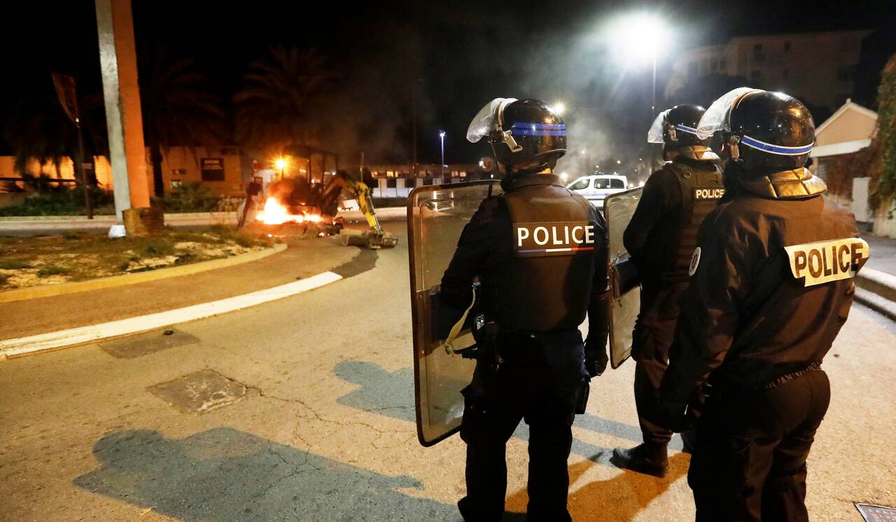 Guet Apens Fr Jus Policiers Et Pompiers Attaqu S Par Une