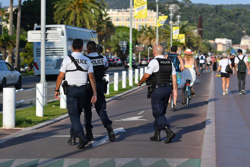 Interpell Lors Dune Tentative De Vol Nice Un Migrant