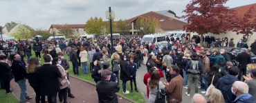 CONFLANS - Rassemblement devant le collège du