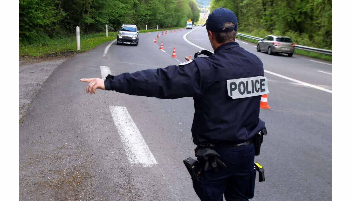 longwy 54 pour éviter un contrôle de police il se lance dans une