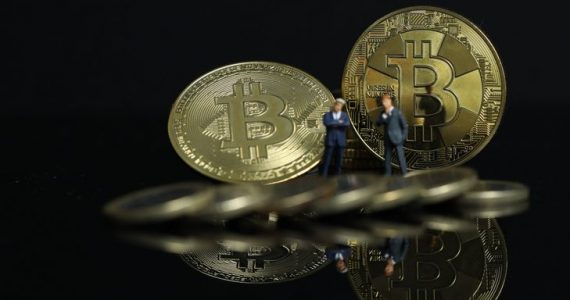 Bitcoin, enquête pour blanchiment dans huit villes de France