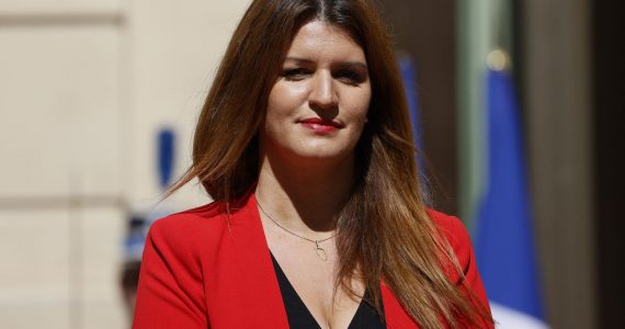 Harcèlement de rue : Marlène Schiappa annonce le lancement d'un baromètre pour faire émerger des "zones rouges"