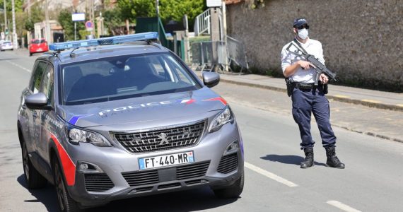 Nantes : un policier frappé au visage sur le parking du commissariat