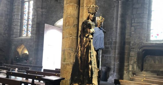 Statue de la Vierge dégradée par un feu à la basilique de Guingamp : « Un incendie volontaire »