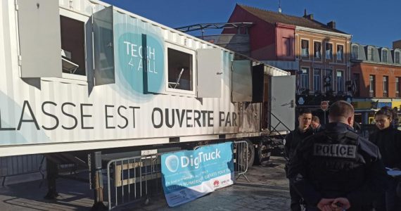 Roubaix: le «digitruck» installé sur la place de la Liberté incendié