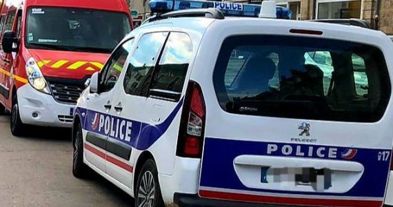 Deux policiers agressés et blessés par un client dans un centre commercial de Mérignac