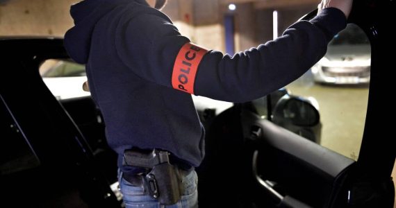 Trois véhicules de police percutés volontairement en moins de 24 heures à Nantes