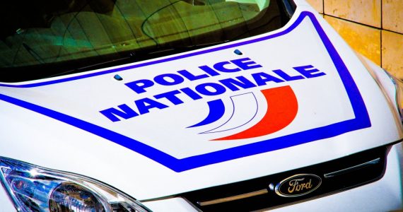 Un commissaire de police hors service tabassé pour avoir voulu empêcher un vol dans une supérette