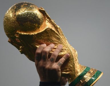 Guerre en Ukraine: la Russie officiellement exclue du Mondial 2022 et de toutes les compétitions