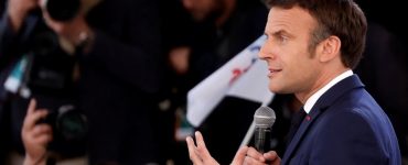 "Lui, au moins, il n’est pas obsédé par les migrants" : la victoire de Macron rassure les étrangers de France