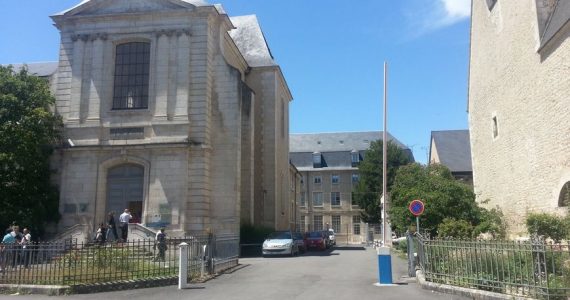 Bourges : une Erythréenne agresse une assistante sociale avec un couteau