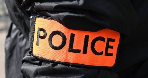 Besançon : Un policier visé par un scooter en pleine cage d’escalier