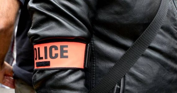 Carpentras : un père menace de décapiter celui qui reconfisquera le smartphone de son fils collégien