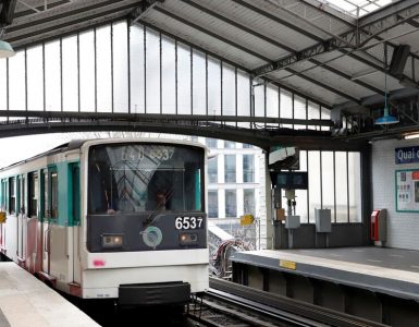 Paris : le pédophile de la ligne 6 du métro remis en liberté dans l’attente de son procès