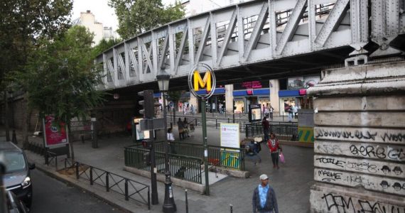 Paris : poignardé au thorax par deux hommes dans le métro