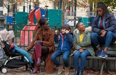 Gardes d’enfants : comment les « nounous africaines » à Paris sont invisibilisées