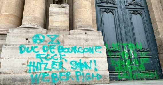 Paris : l’église Saint-Roch taguée par des anarchistes