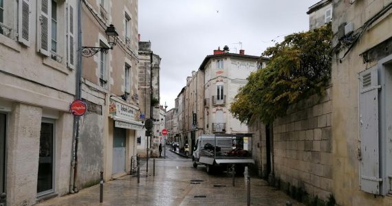 La Rochelle : un skinhead antiraciste condamné pour un coup de couteau