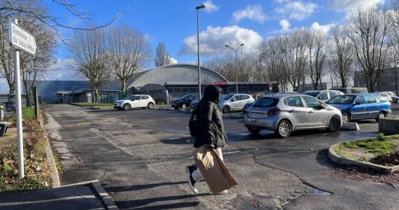 Émotion à Grigny après la «lâche agression» de la directrice des services lors d’une distribution solidaire