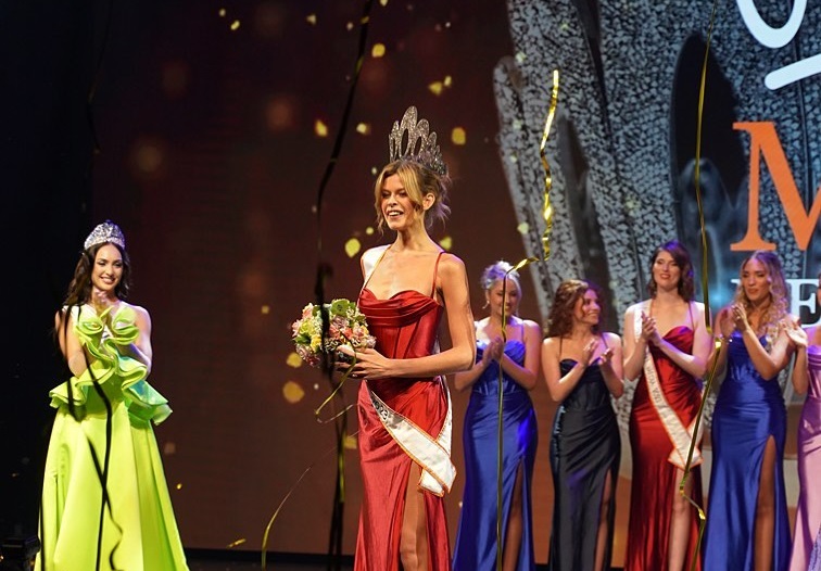 Une candidate transsexuelle élue Miss PaysBas 2023 Fdesouche