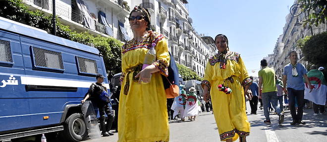 Algérie : la robe kabyle fait – encore – parler d’elle