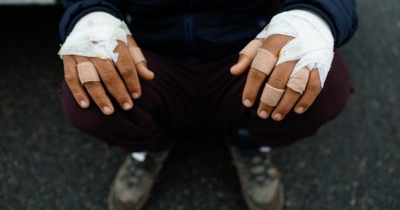 Près de Calais, une rixe implique une centaine de migrants