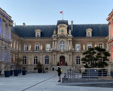 Guerre Israël-Hamas : l'hôtel de ville d'Amiens illuminé aux couleurs du drapeau de l’État d’Israël