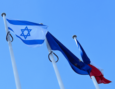 "Le sang des victimes est encore chaud que le drapeau israélien disparaît déjà" : polémique à la mairie de Strasbourg