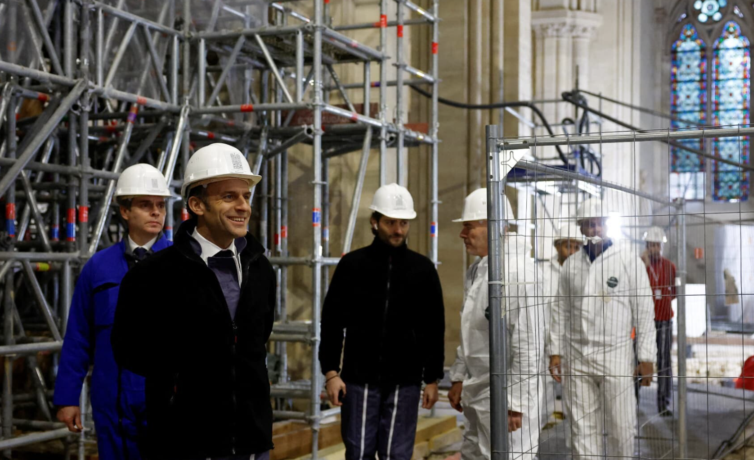 Notre-Dame de Paris : le projet d'Emmanuel Macron de remplacer des ...