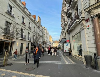 Tours : il fait chuter une septuagénaire en pleine rue sans raison et la blesse gravement