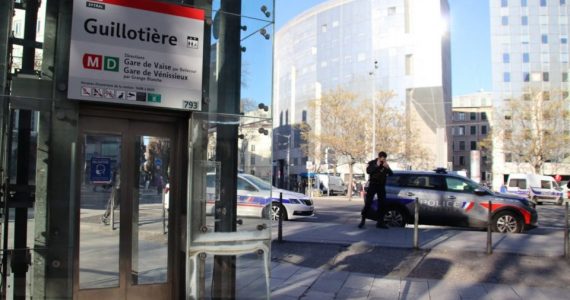 Lyon : un homme, porteur d’objets avec une croix gammée, tué lors d'une bagarre de rue