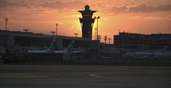 France: «Libérez Moussa», les passagers d'un vol Paris-Bamako empêchent l'expulsion d'un jeune homme