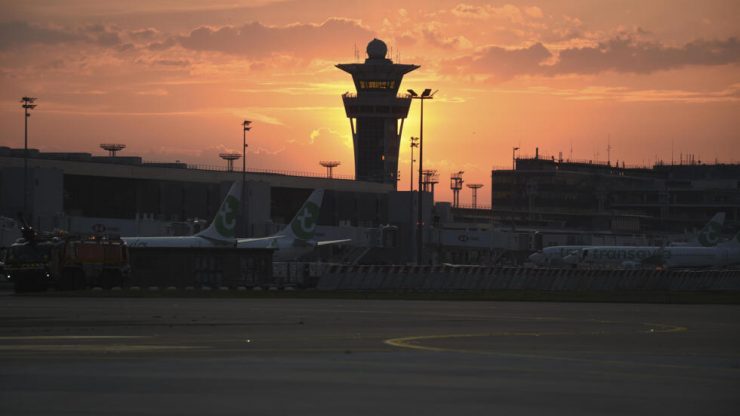 France: «Libérez Moussa», les passagers d'un vol Paris-Bamako empêchent l'expulsion d'un jeune homme