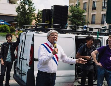 Saint-Ouen : un homme armé d’un couteau perturbe un rassemblement en soutien à Éric Coquerel et menace un élu