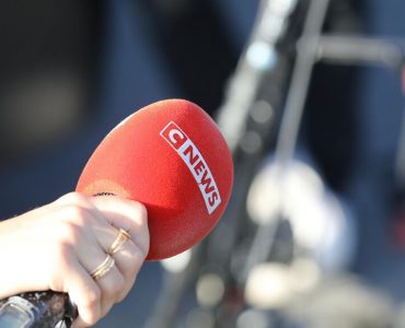 CNews écope d’une amende cumulée de 80 000 euros pour « manquements » à ses obligations