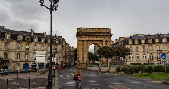 Bordeaux : un agresseur au couteau interpellé et écroué