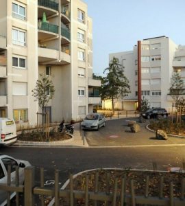 Métropole de Lyon Des habitants exaspérés se plaignent d’un point de deal, ils reçoivent des coups de couteau