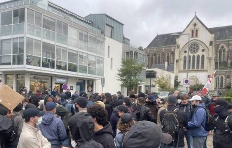 Malgré l’interdiction du maire, des manifestants se rassemblent à Vertou contre la réunion du RN