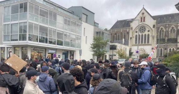 Malgré l’interdiction du maire, des manifestants se rassemblent à Vertou contre la réunion du RN