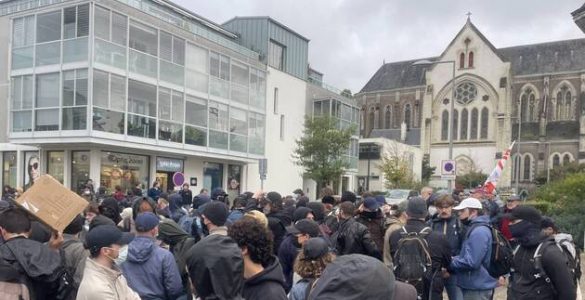 Malgré l’interdiction du maire, des manifestants se rassemblent à Vertou contre la réunion du RN