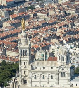 INFO BFM MARSEILLE PROVENCE. Trois hommes s'introduisent à Notre-Dame-de-la-Garde et volent l'argent des offrandes