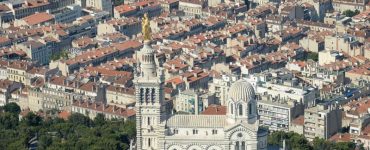 INFO BFM MARSEILLE PROVENCE. Trois hommes s'introduisent à Notre-Dame-de-la-Garde et volent l'argent des offrandes