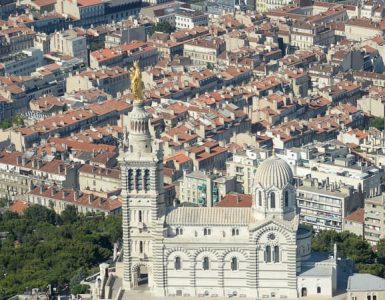 INFO BFM MARSEILLE PROVENCE. Trois hommes s'introduisent à Notre-Dame-de-la-Garde et volent l'argent des offrandes