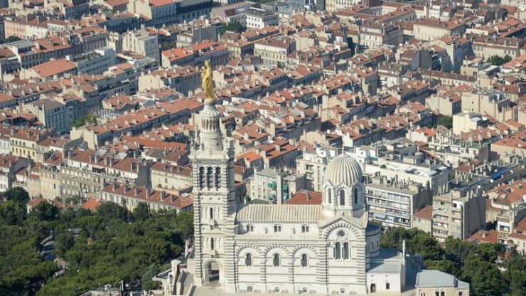 INFO BFM MARSEILLE PROVENCE. Trois hommes s'introduisent à Notre-Dame-de-la-Garde et volent l'argent des offrandes