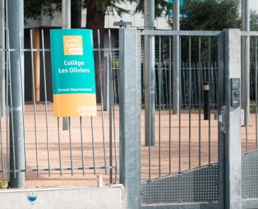 "On attend une réponse de notre hiérarchie" : le personnel du collège Les Oliviers à Nîmes exerce son droit de retrait après une alerte à la bombe