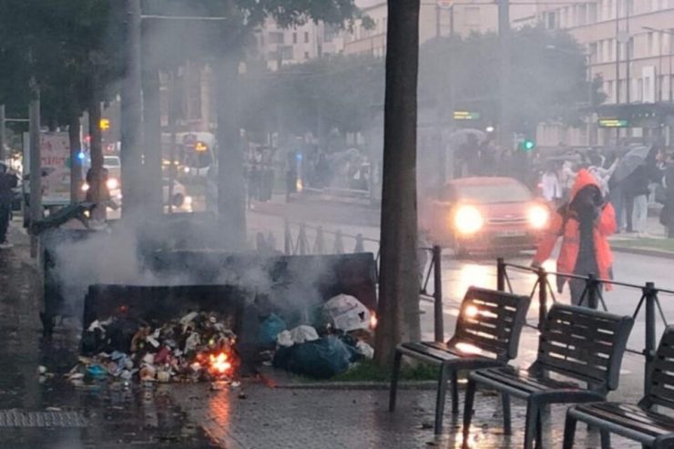 Lyon. Un lycée attaqué par des mortiers, incendie devant l'entrée : la police intervient