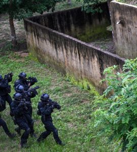 Un réseau de l’organisation Etat islamique qui voulait rallier l’Europe démantelé en Côte d’Ivoire et à Madagascar