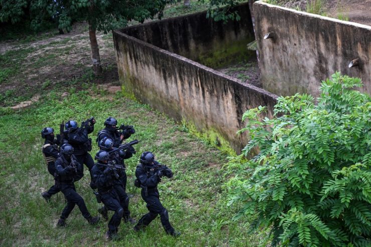 Un réseau de l’organisation Etat islamique qui voulait rallier l’Europe démantelé en Côte d’Ivoire et à Madagascar