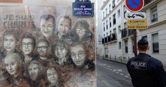 À Lille, l'annulation d'un hommage à Charlie Hebdo par le cinéma l'Univers provoque la polémique